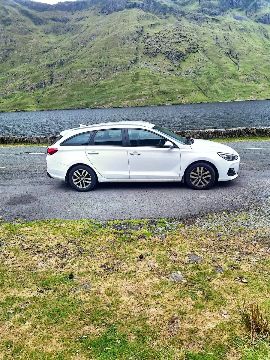 Hyundai i30 CRDI Tourer 2020 - Image 1