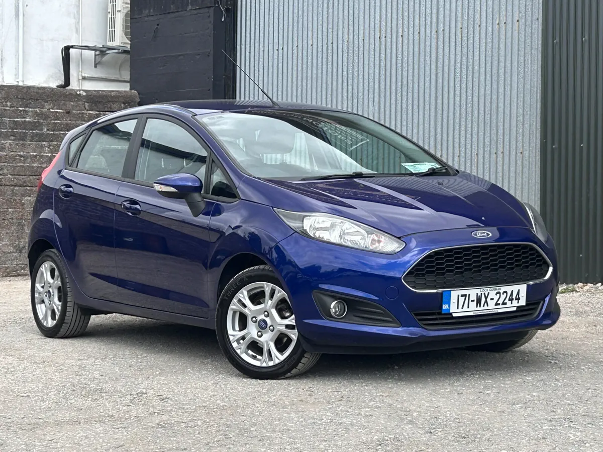 Ford Fiesta 2017 1.25 petrol manual - Image 2