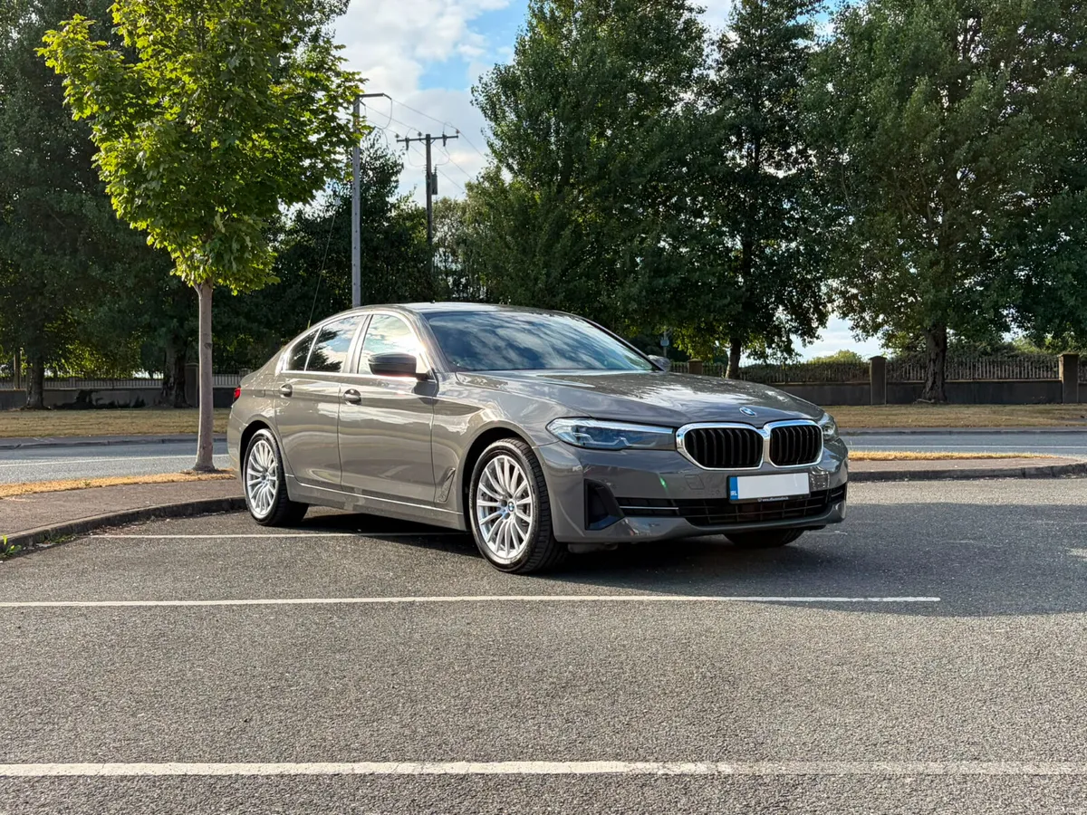 212 BMW 520D X-Drive SE - Image 2