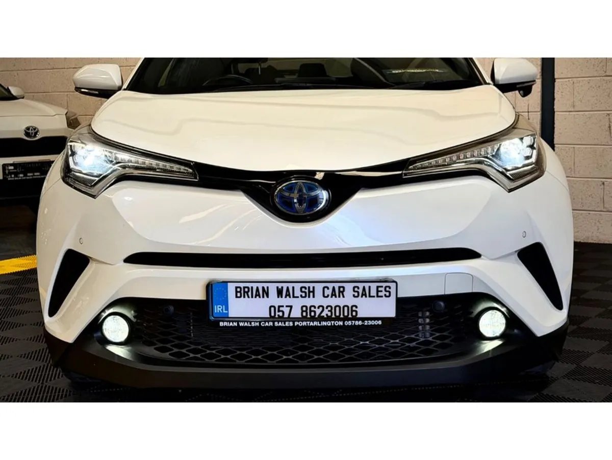Toyota C-HR G Leather seats - Image 4
