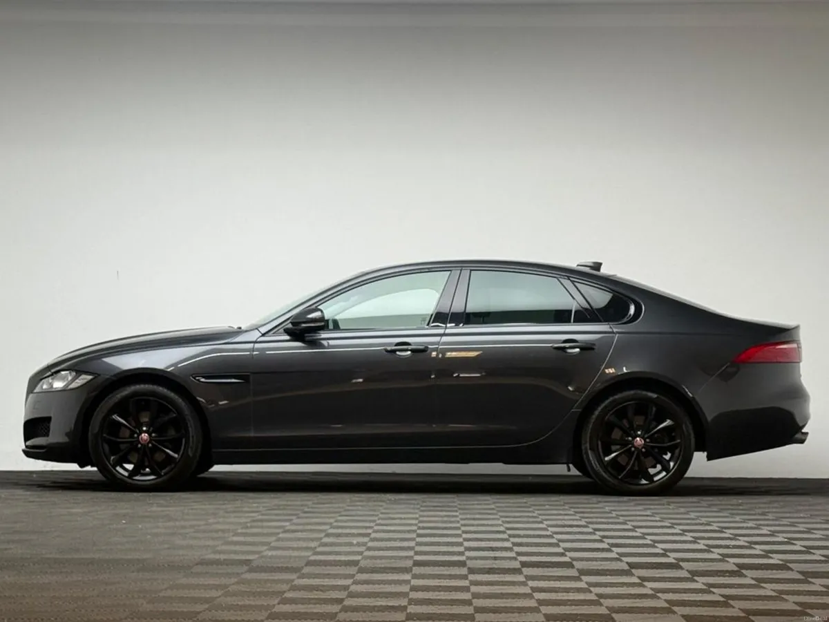 Jaguar XF 2.0D CHEQUERED FLAG ED - Image 4