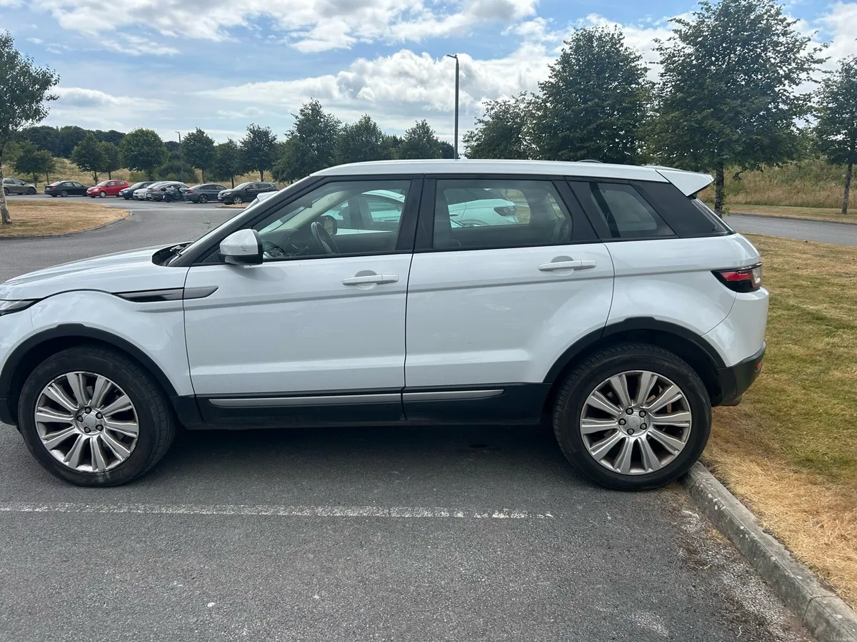 Range Rover Evoke - Image 1