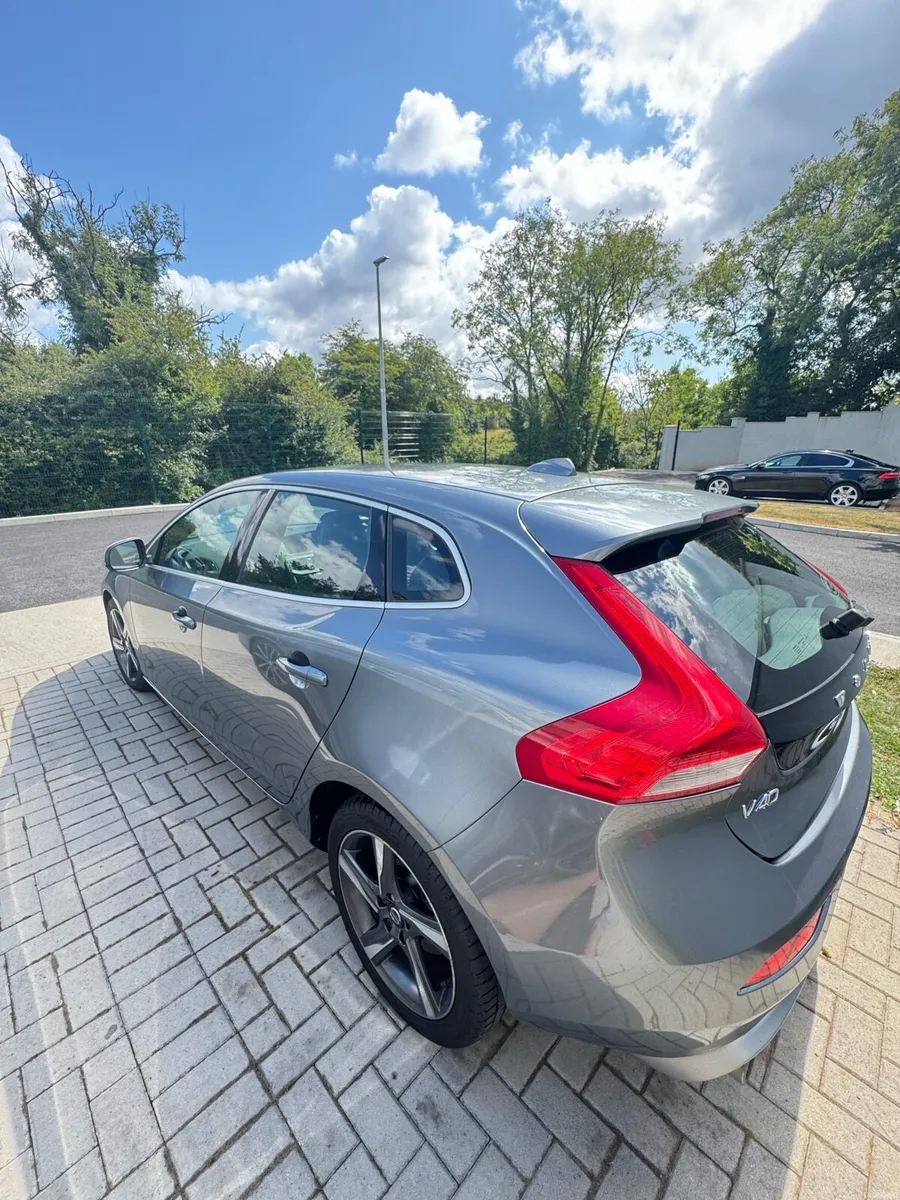 161 Volvo V40 R-DESIGN NEW NCT - Image 2
