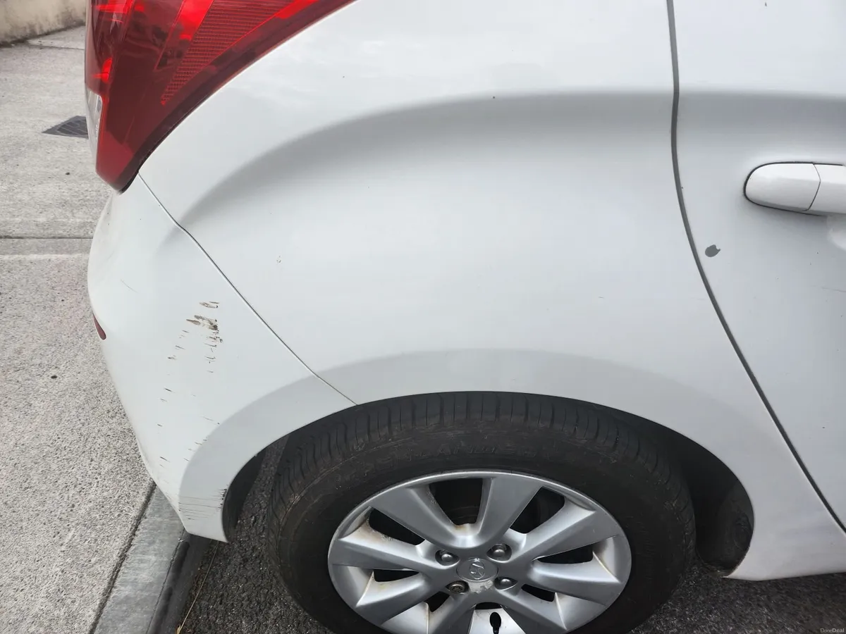 Hyundai i20 2013 - Image 2