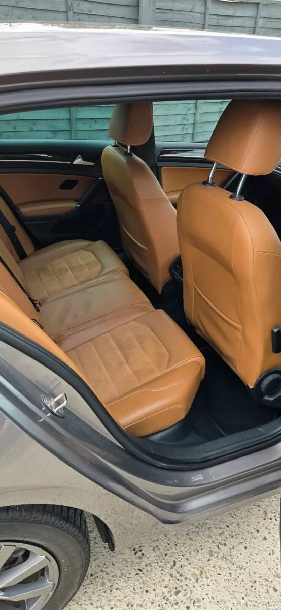 Volkswagon golf - Image 6