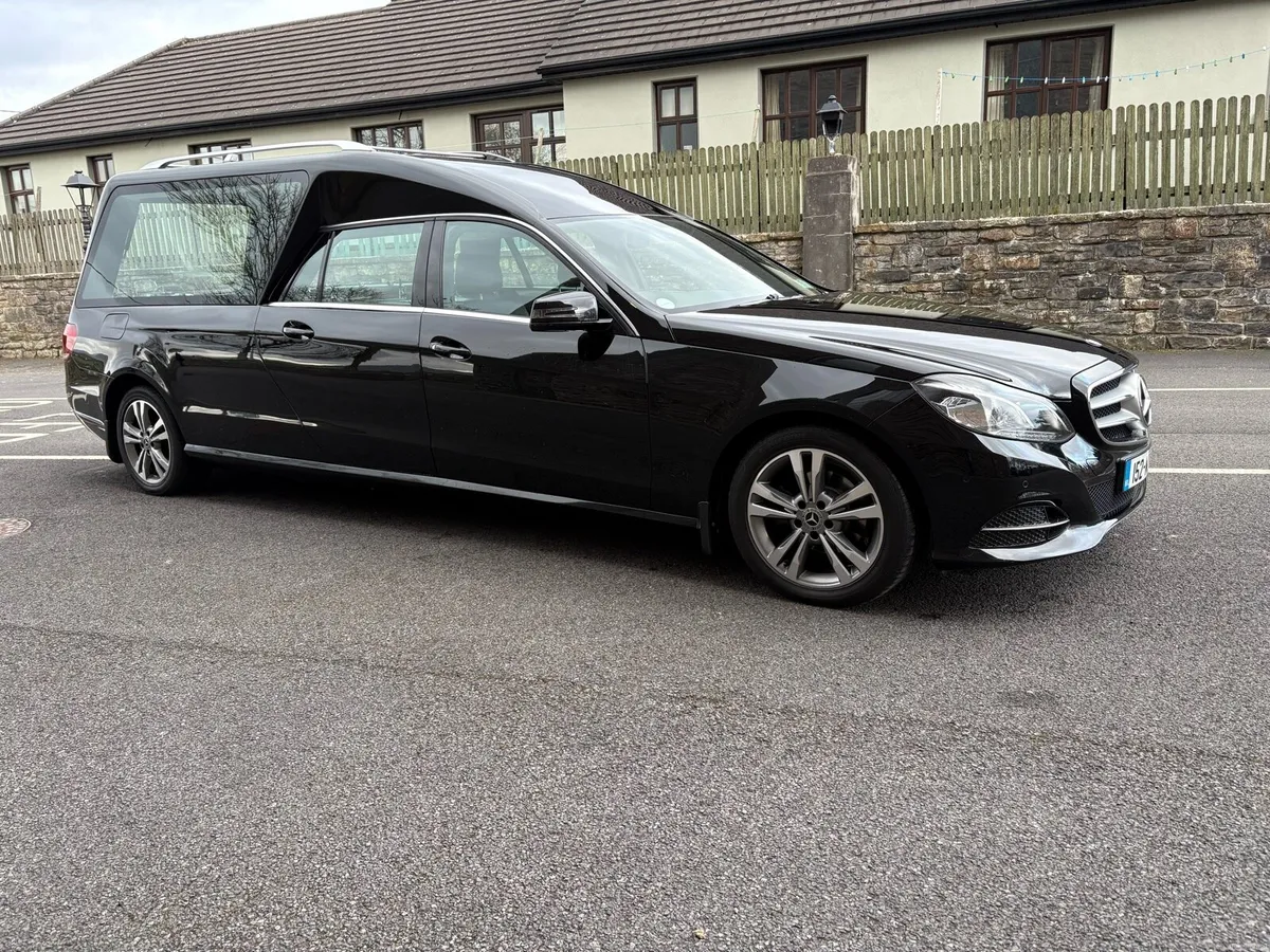 Mercedes Hearse - Image 4