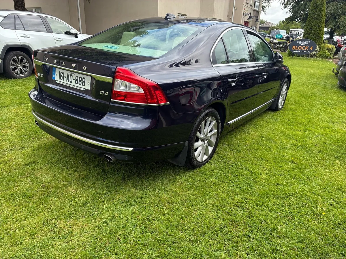 Volvo s80 luxury car - Image 2