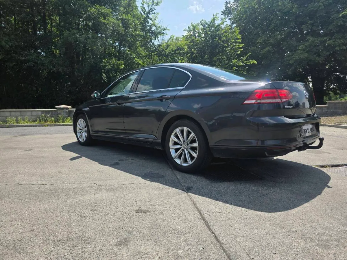 VW Passat 2019 2.0L diesel - Image 5