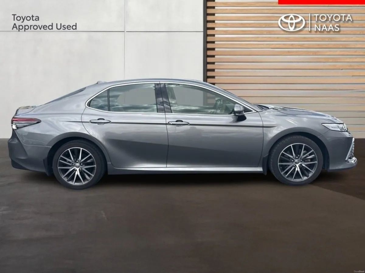 Toyota Camry CAMRY PLATINUM EDITION - Image 3