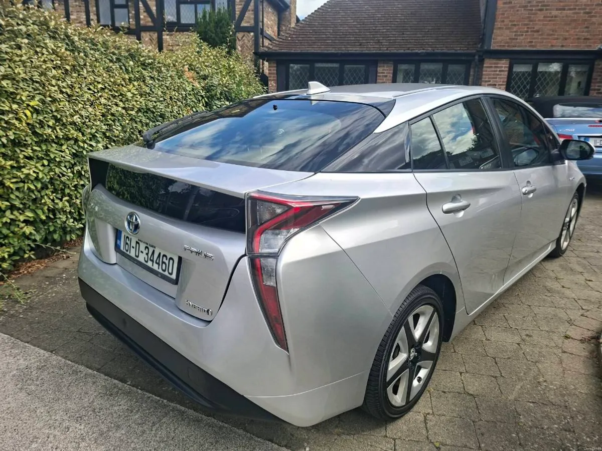TOYOTA PRIUS 1.8 HYBRID AUTOMATIC 2016 NEW MODEL - Image 3