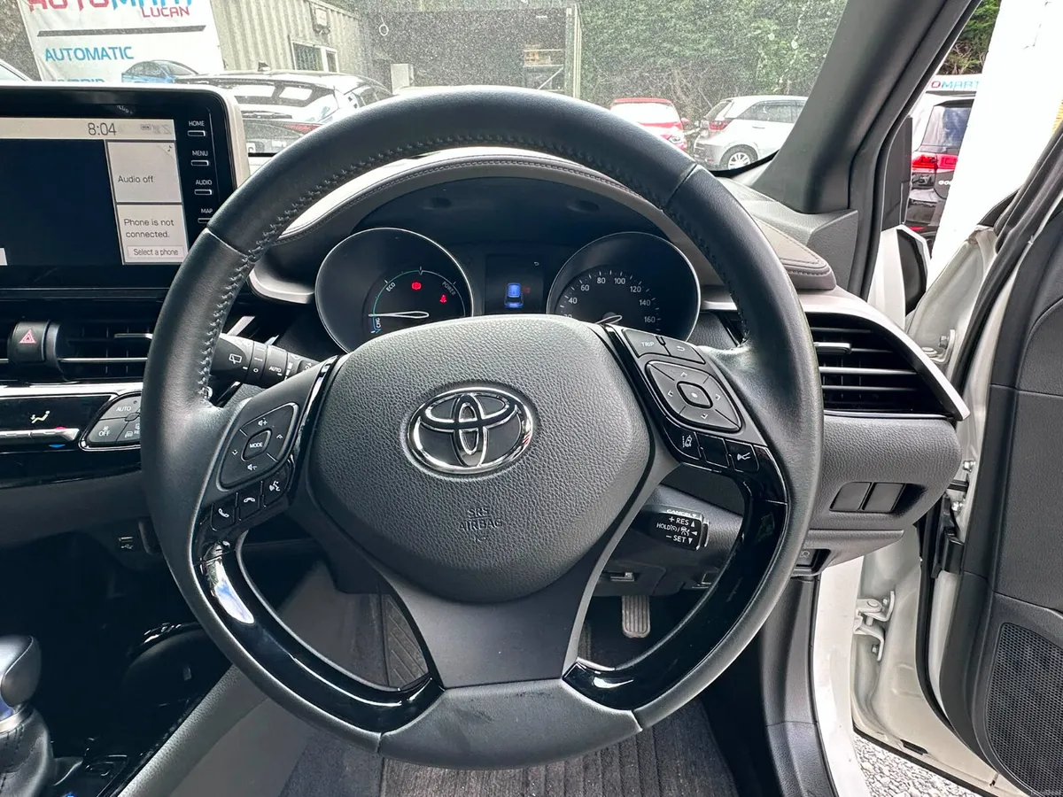 TOYOTA C-HR 2020  45K KM ONLY - Image 6