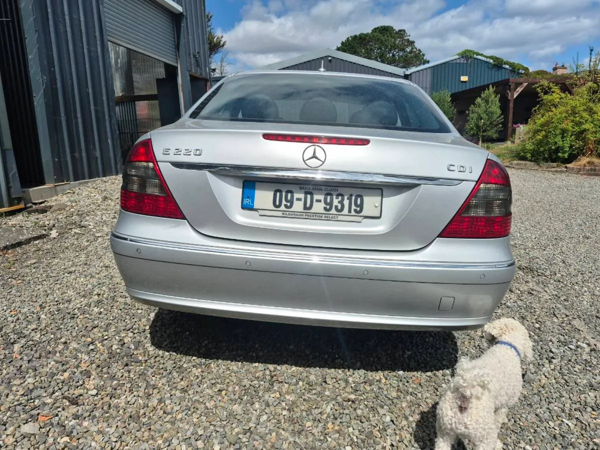 Mercedes e220 - Image 4