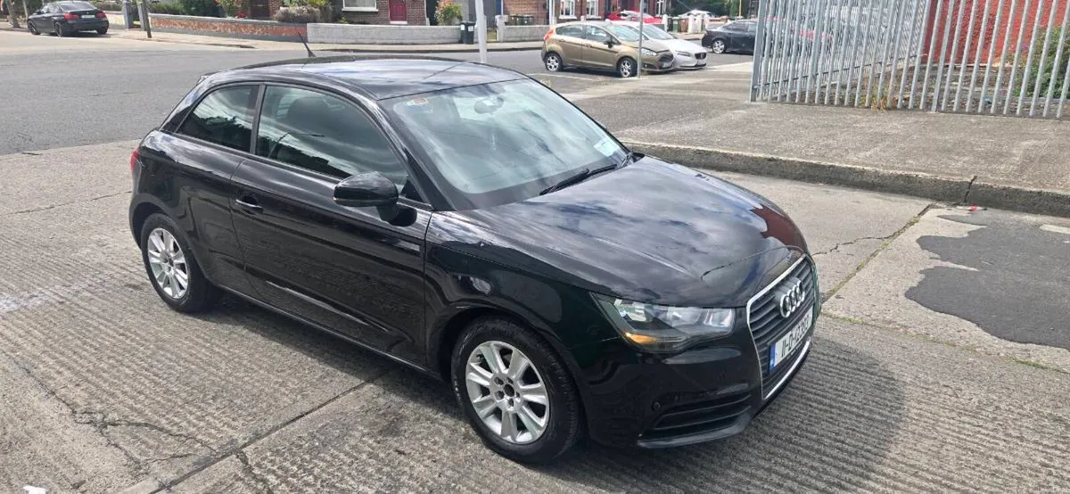 Audi A1 2011 - Image 2