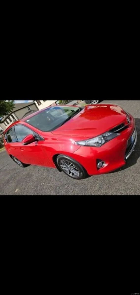 2015 Toyota Auris - Image 1