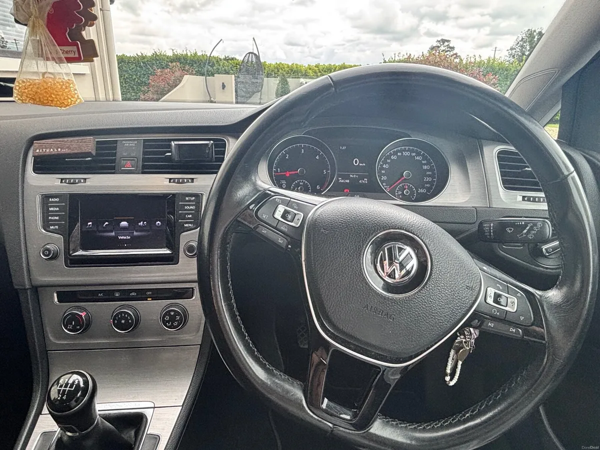 VW Golf 2015 1.6L TDI - Image 3