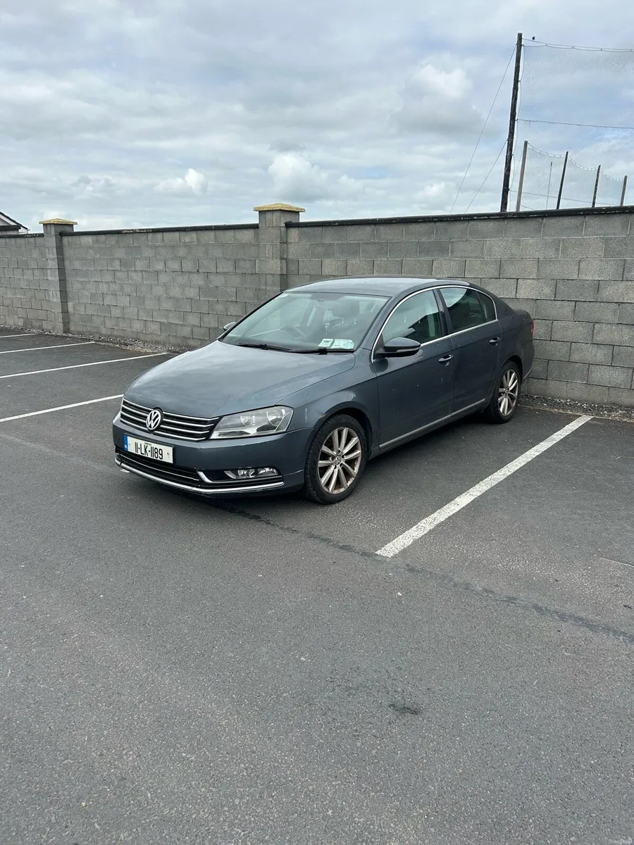 Volkswagen Passat - Image 2