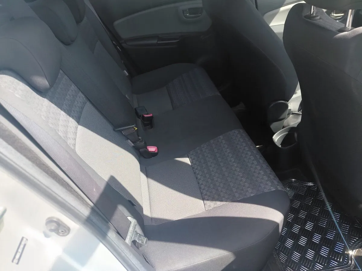 2016 Toyota Yaris - Image 4