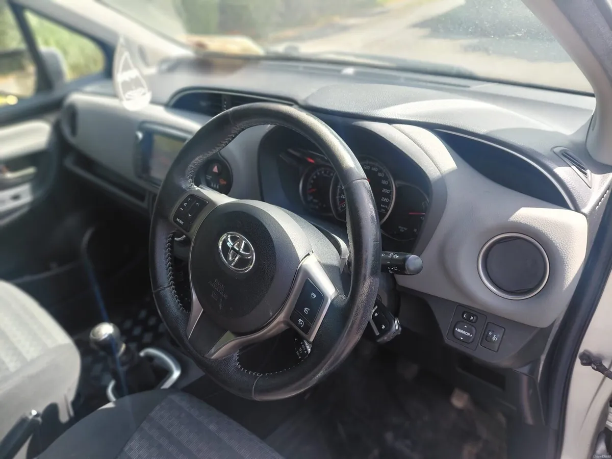 2016 Toyota Yaris - Image 3