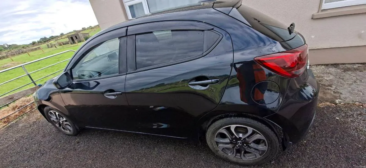 Mazda demio 2016 - Image 5