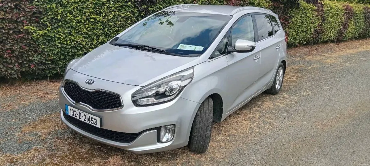 Car KIA Carens - Image 2