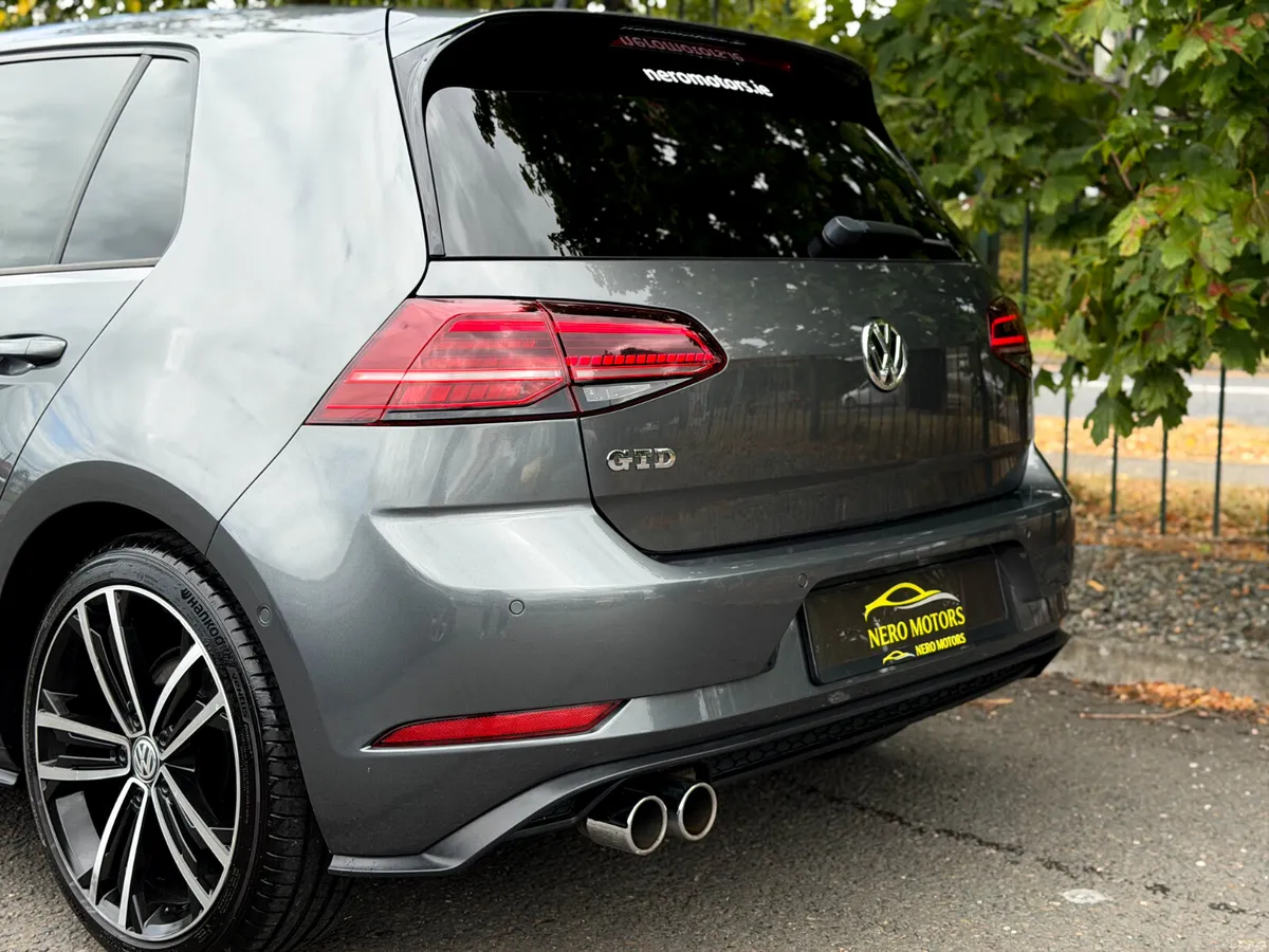 2017 Volkswagen Golf GTD - Image 5
