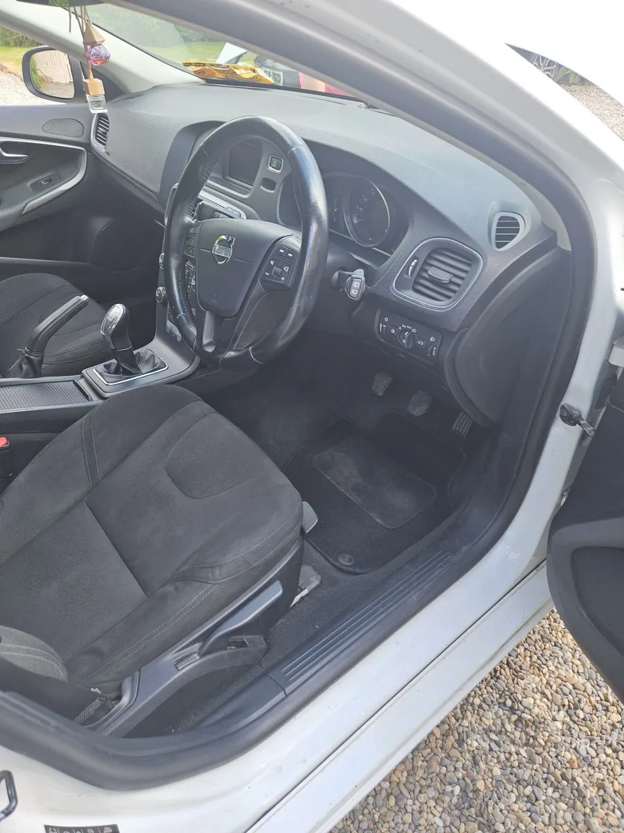 Volvo V40 - 2013 -1.6 Diesel - Image 3