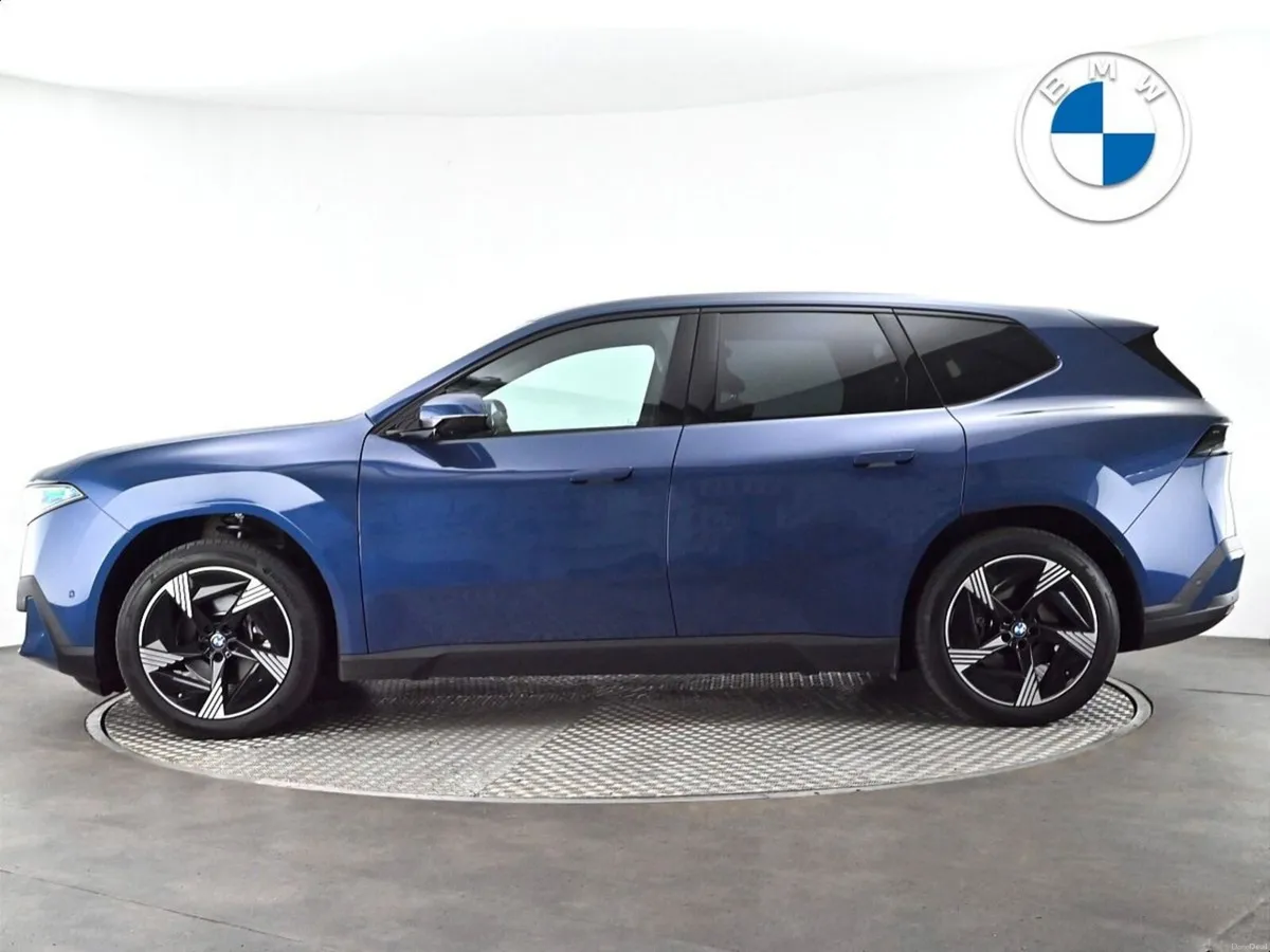 BMW iX3 50 xDrive - Image 3