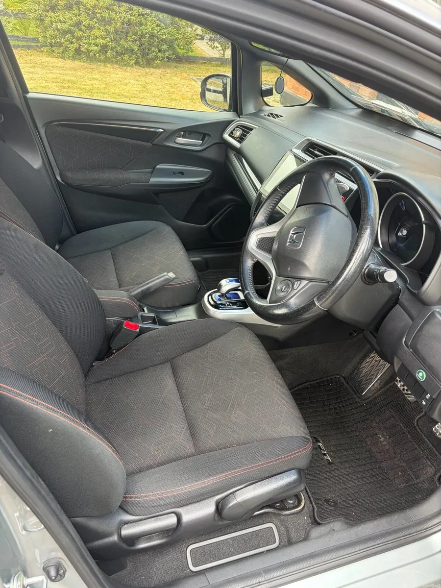 Honda fit hybrid S - Image 5