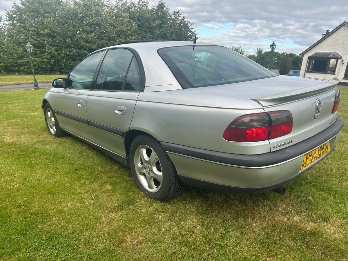 Vauxhall Omega 2.5 manual - Image 4
