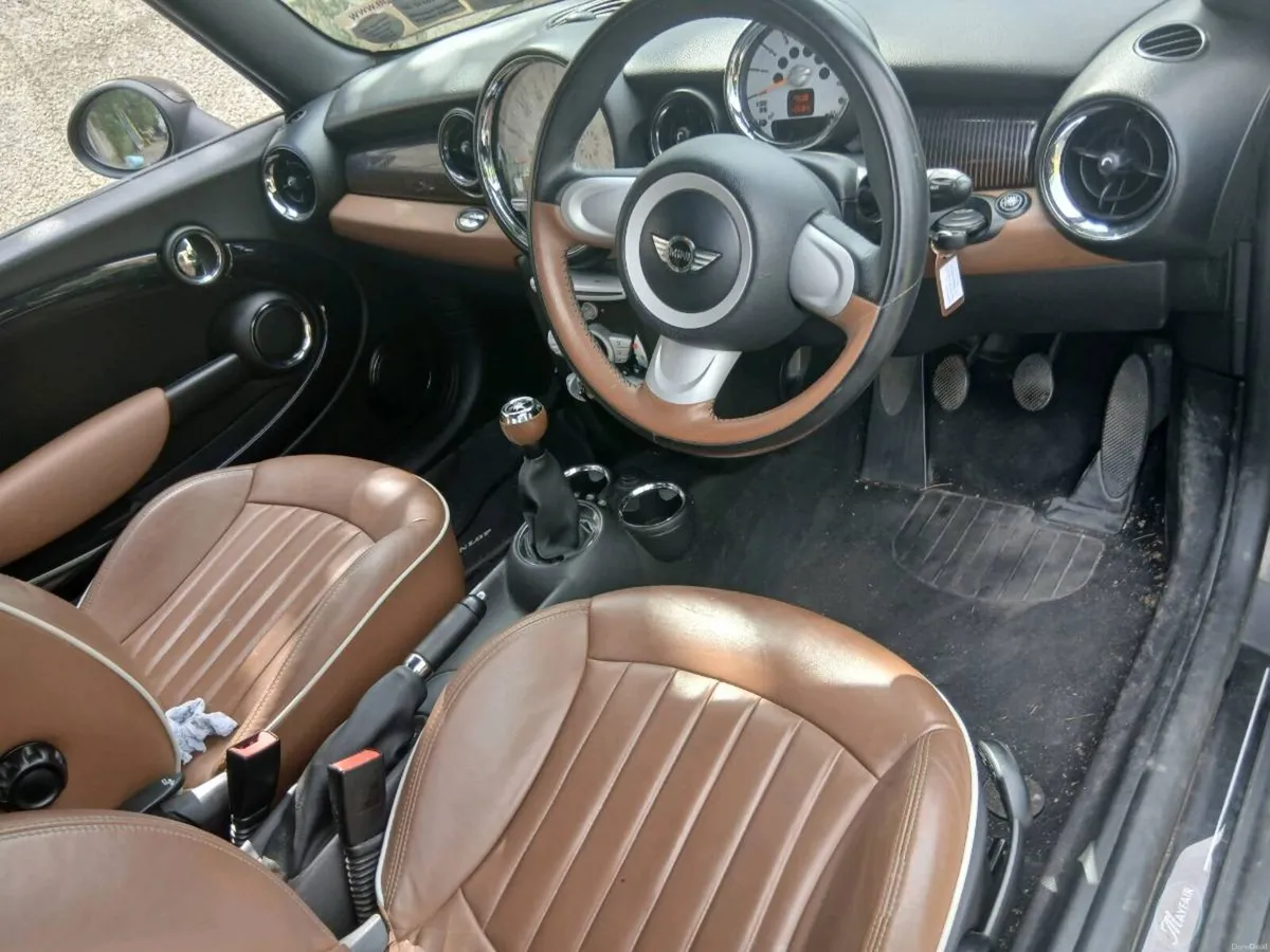 Mini Cooper six months road tax 2000 - Image 6