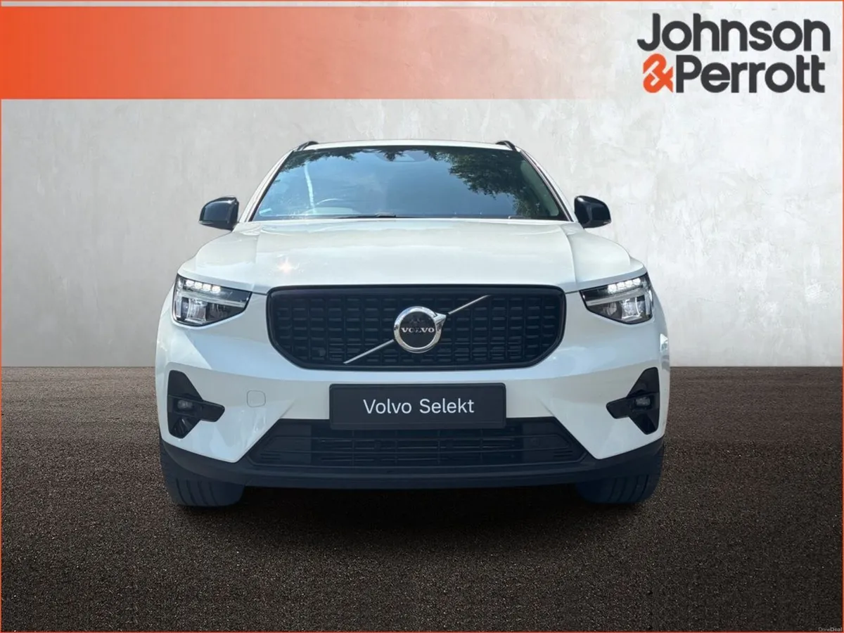 Volvo XC40 T4 211bhp PHEV Plus Dark (Two Year Volv - Image 4