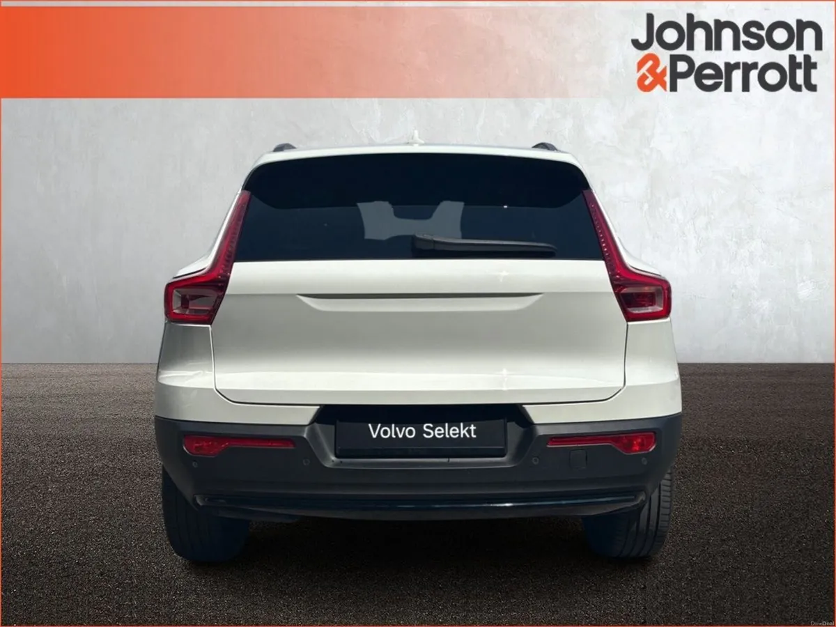 Volvo XC40 T4 211bhp PHEV Plus Dark (Two Year Volv - Image 6