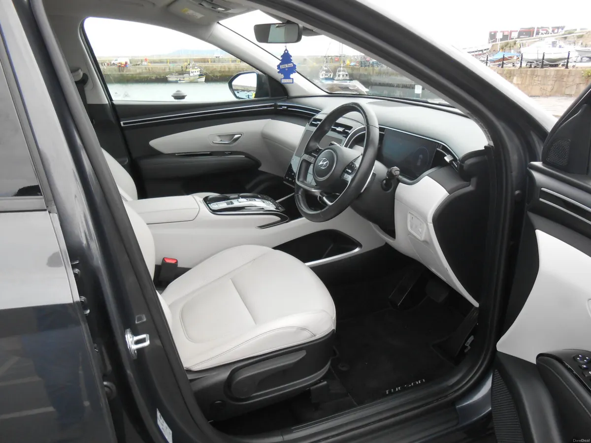 Hyundai Tucson Petrol Hybrid Executive Plus  2024 - Image 3