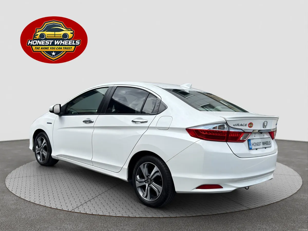 2015 Honda Grace 1.5L Hybrid Automatic - Image 5