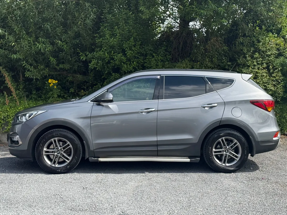 Hyundai Santa Fe Executive (4WD - 7 Seater) - Image 6