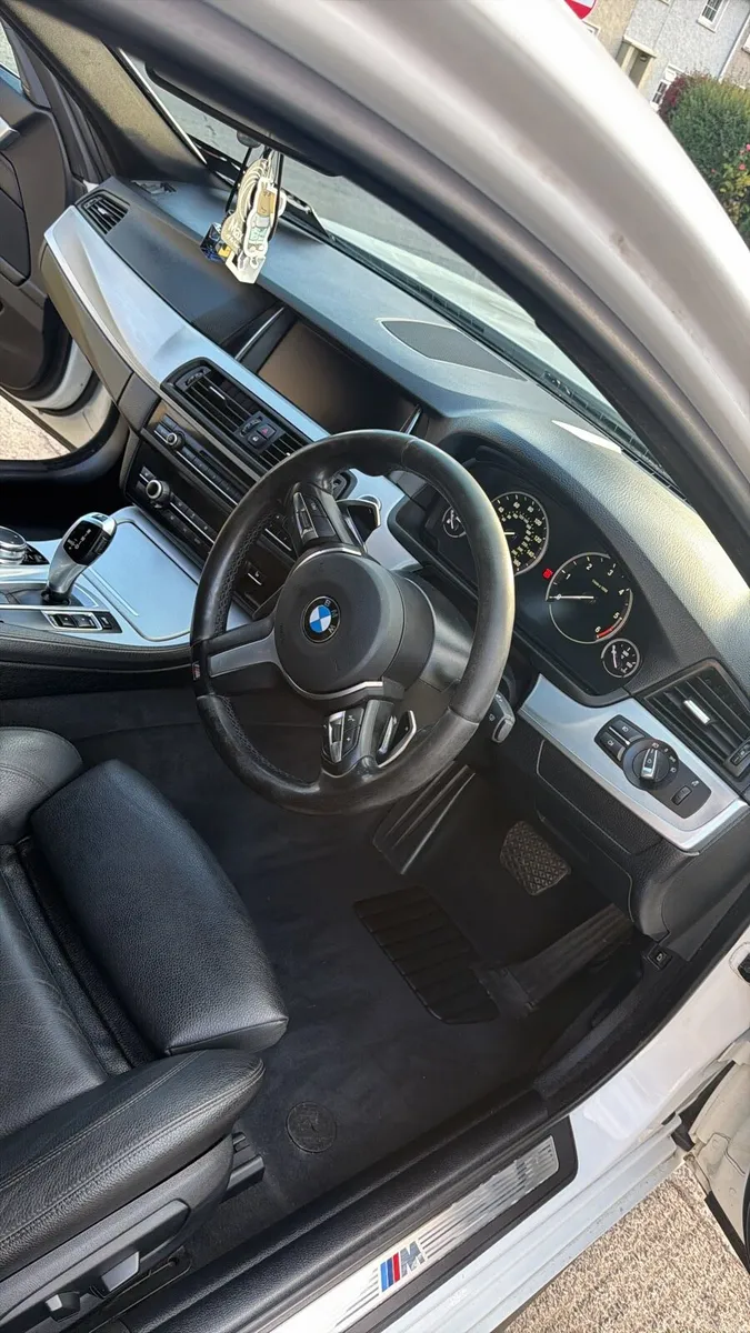 BMW 520D M Sport + - Image 6