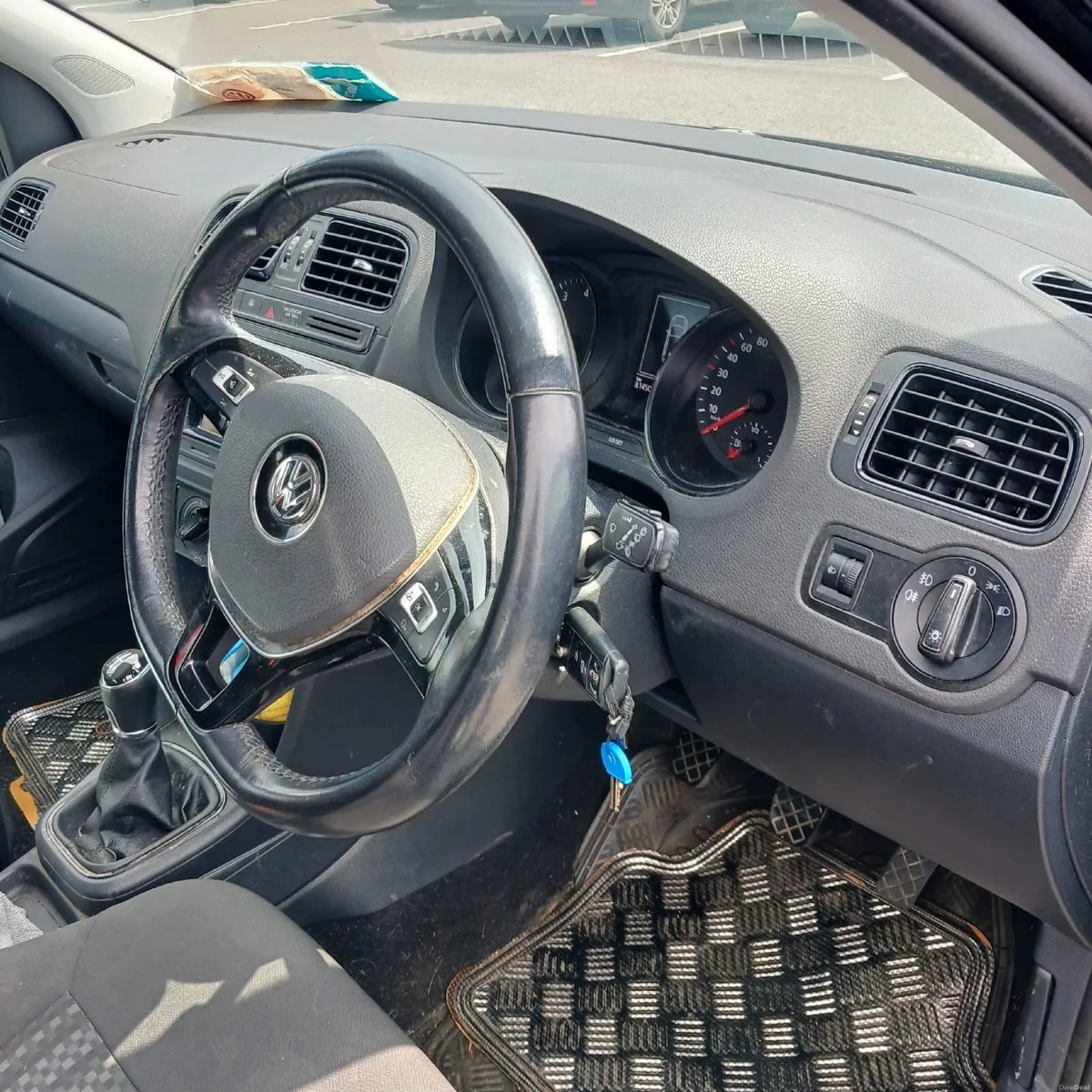 Volkswagen Polo 2016 - Image 2