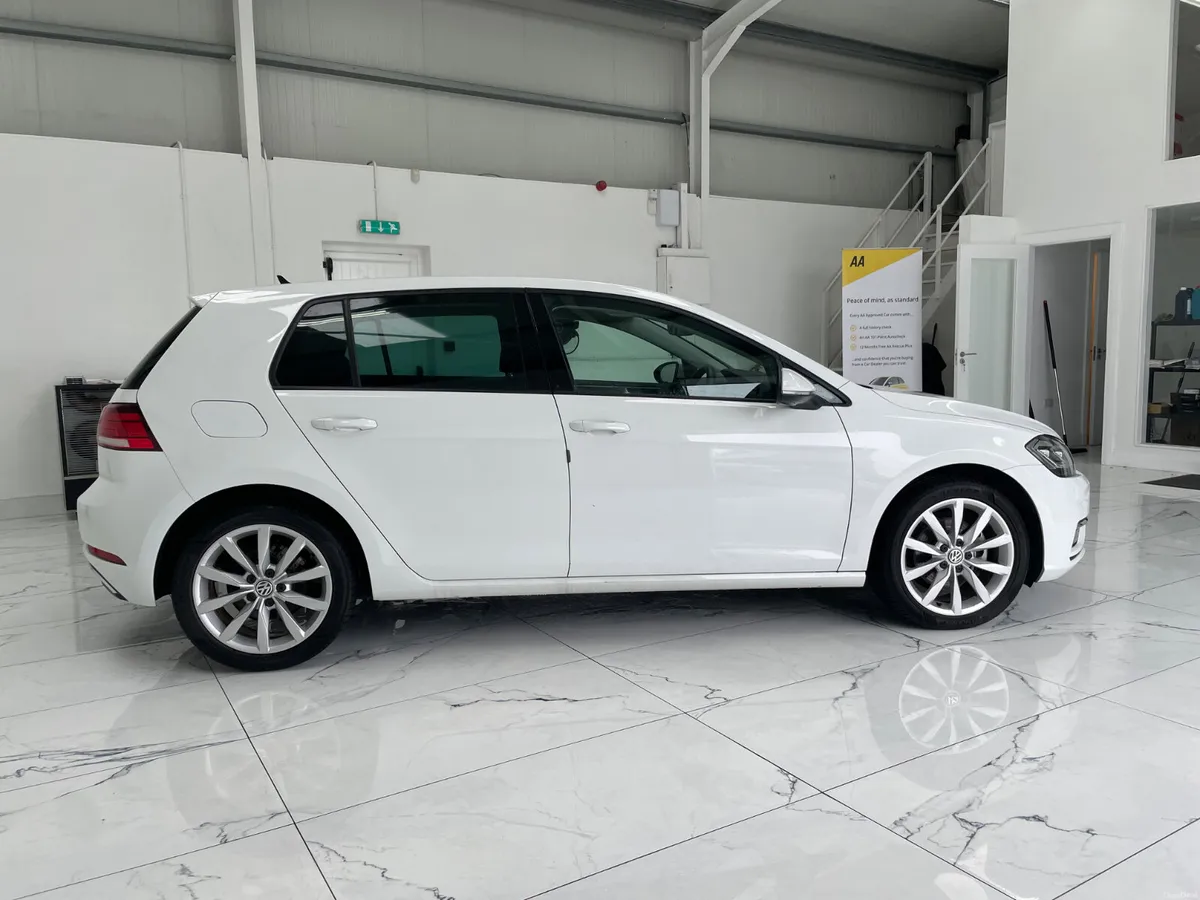 2019 Volkswagen Golf - Image 2