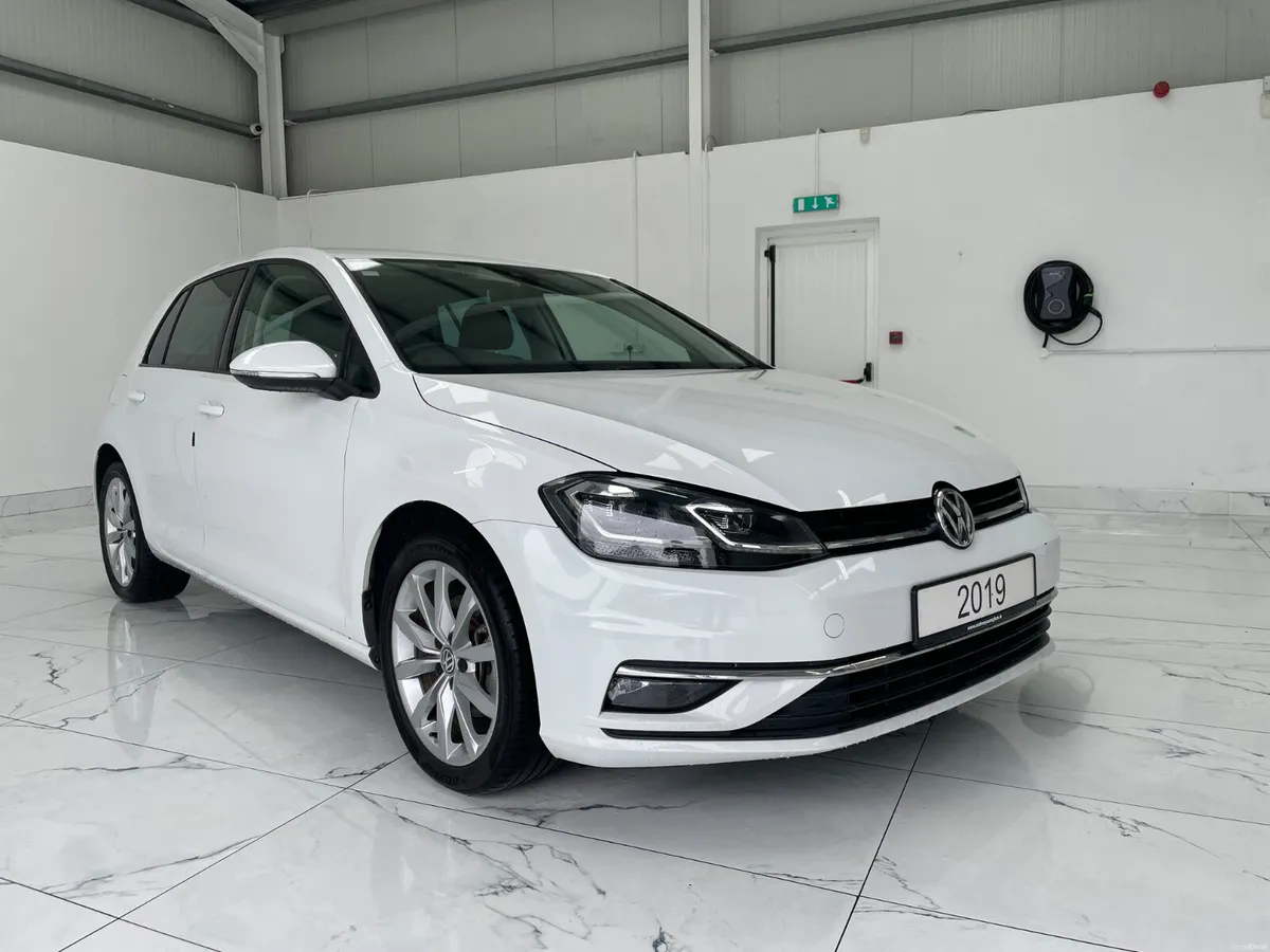 2019 Volkswagen Golf - Image 1