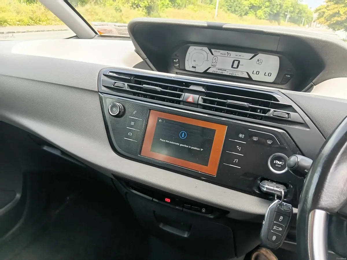 2017 (172) Citroen Grand C4Picasso Automatic - Image 6