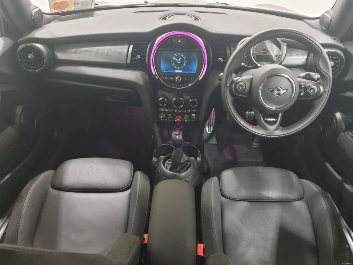Mini Cooper 3-Door Cooper Sport - Image 4