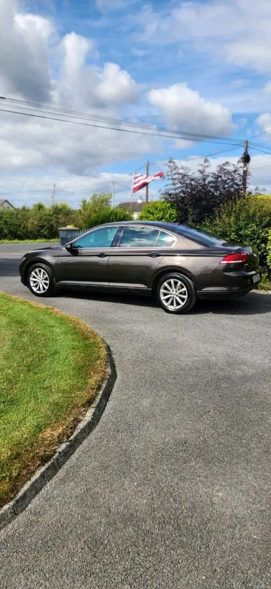 Volkswagen Passat R line - Image 3