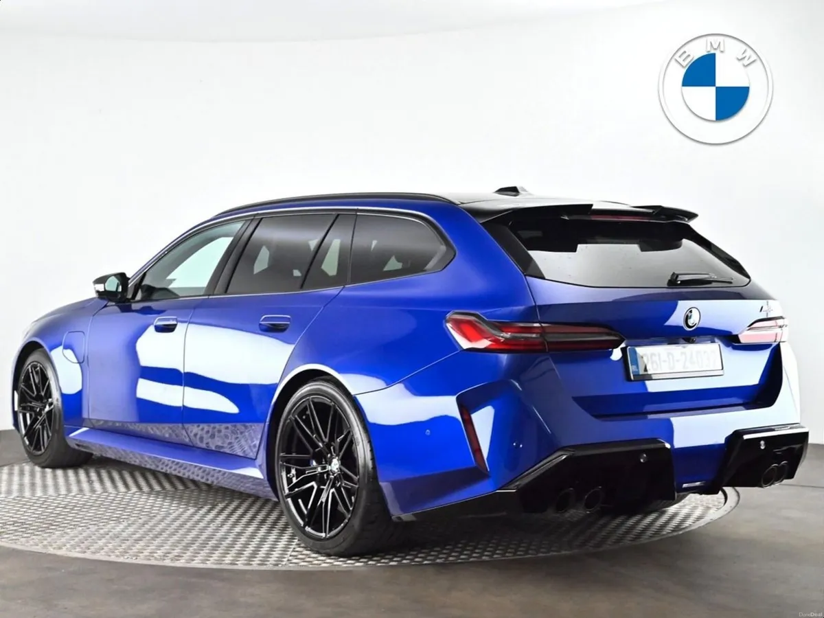 BMW M5 Touring - Image 2