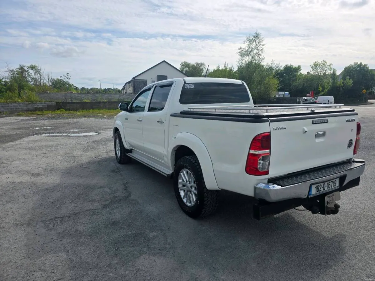 Toyota Hilux - Image 4