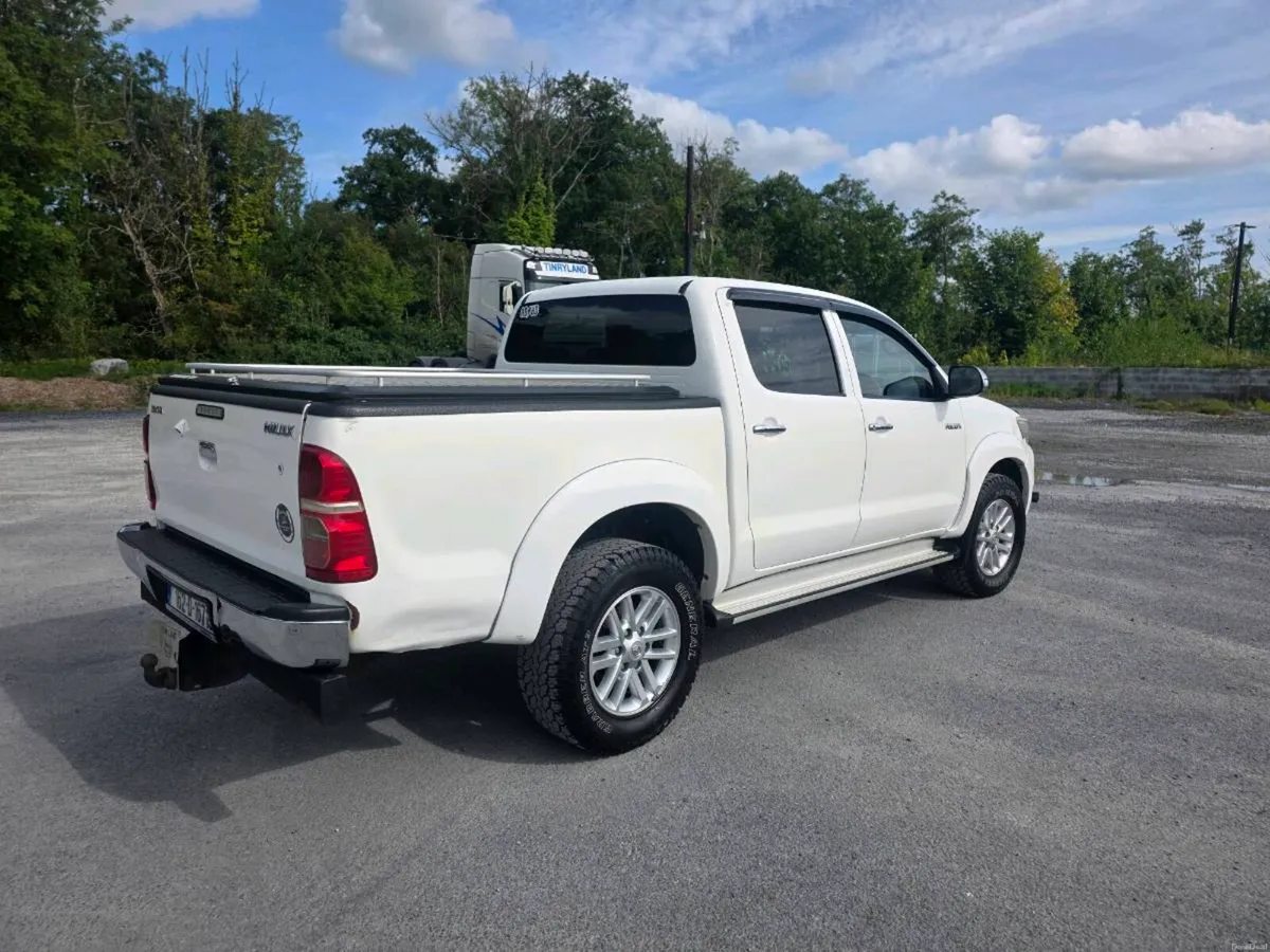 Toyota Hilux - Image 5