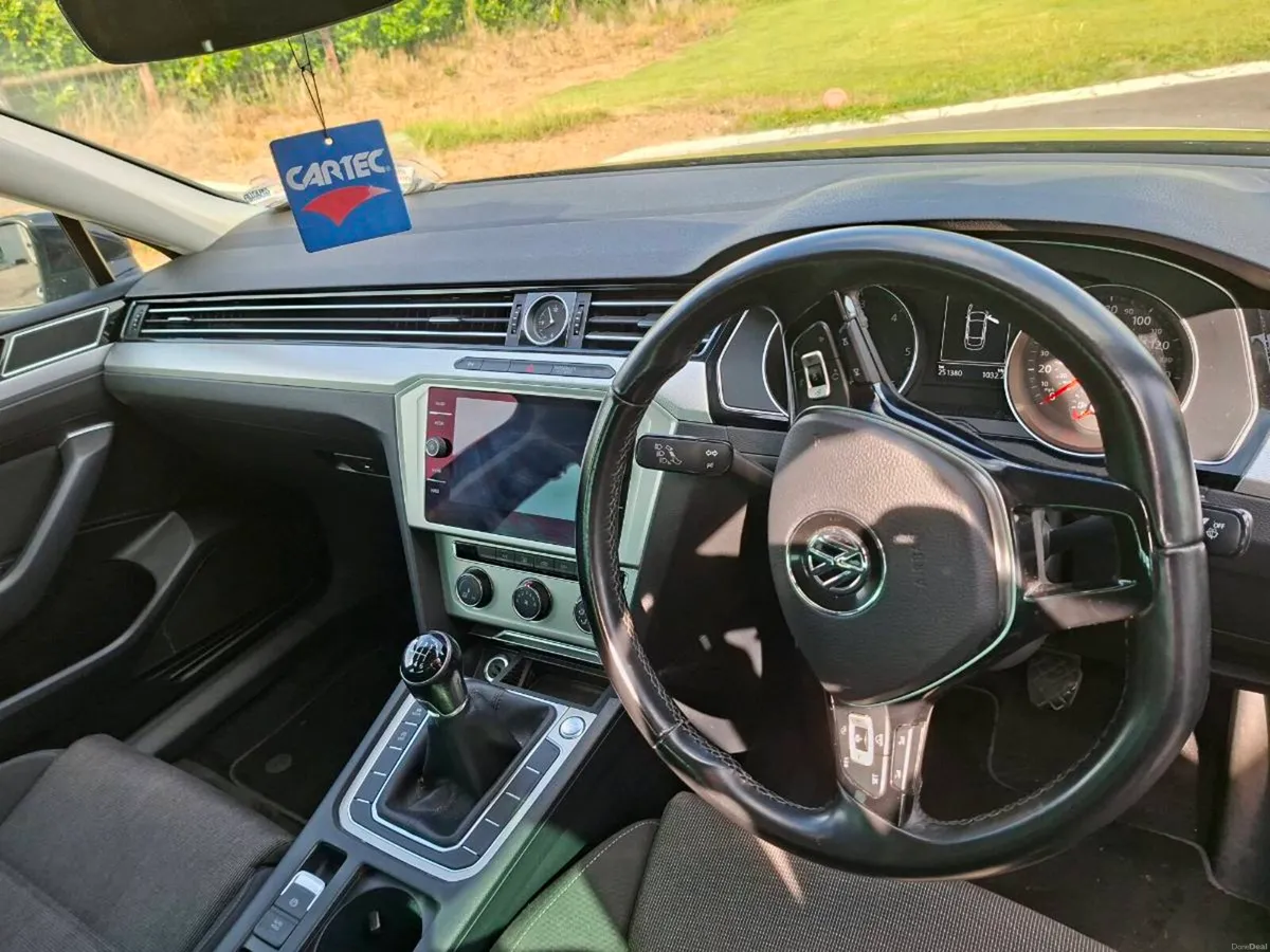 Volkwagen Passat - Image 6