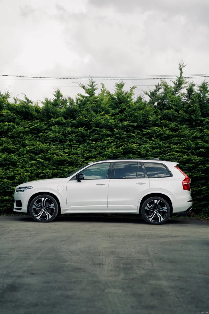 Volvo XC90 T8 Ultimate 2022 | Massage Seats - Image 2