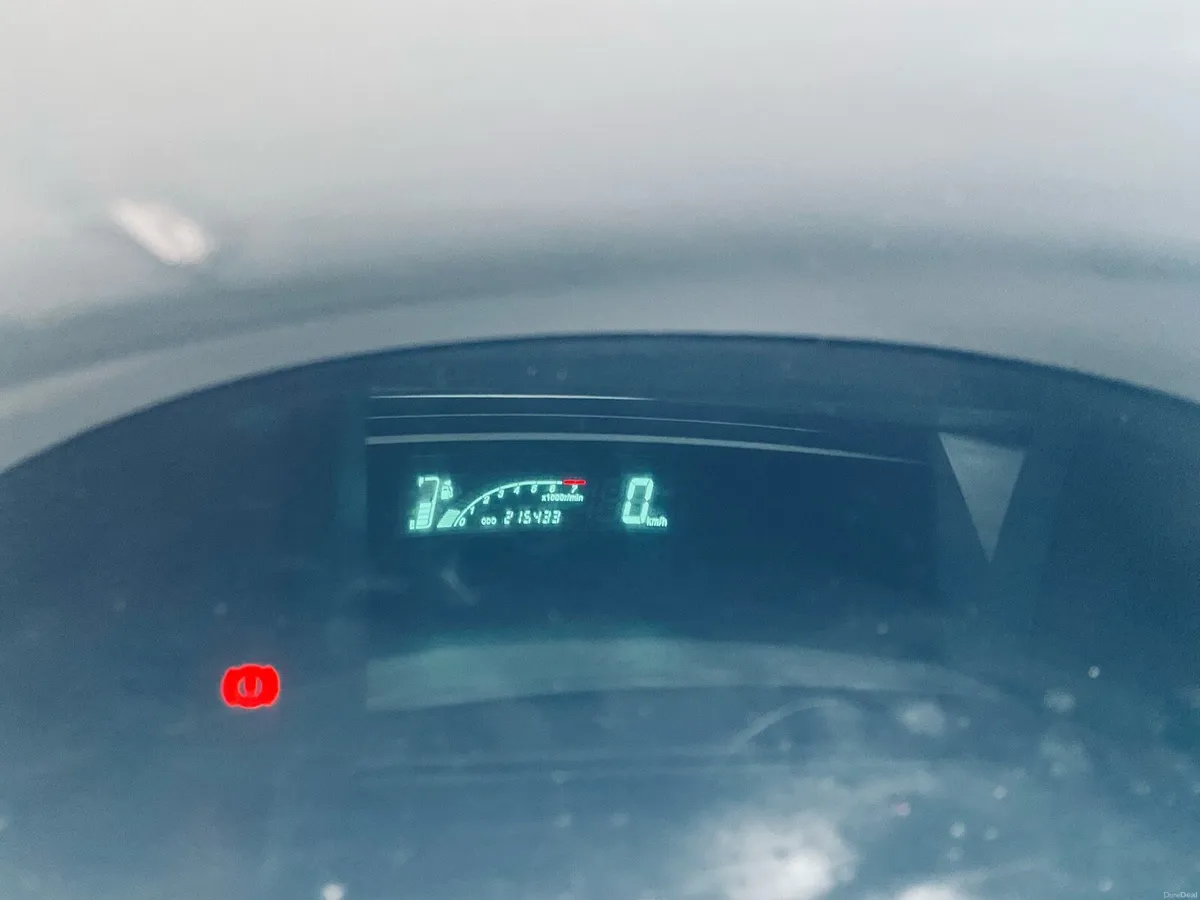 Toyota Yaris - Image 6