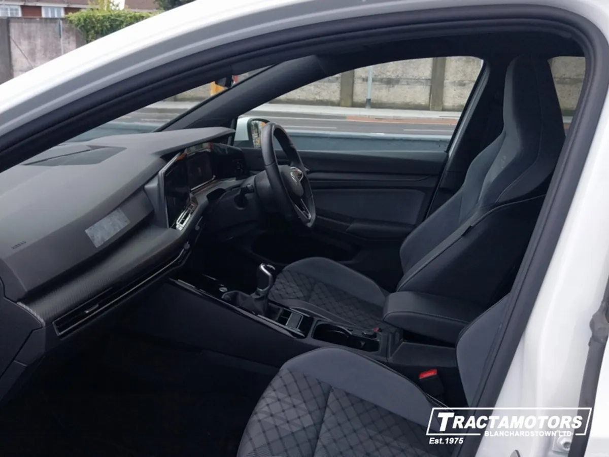 Volkswagen Golf R-LINE 1.5 TSI 130HP 5DR - Image 4