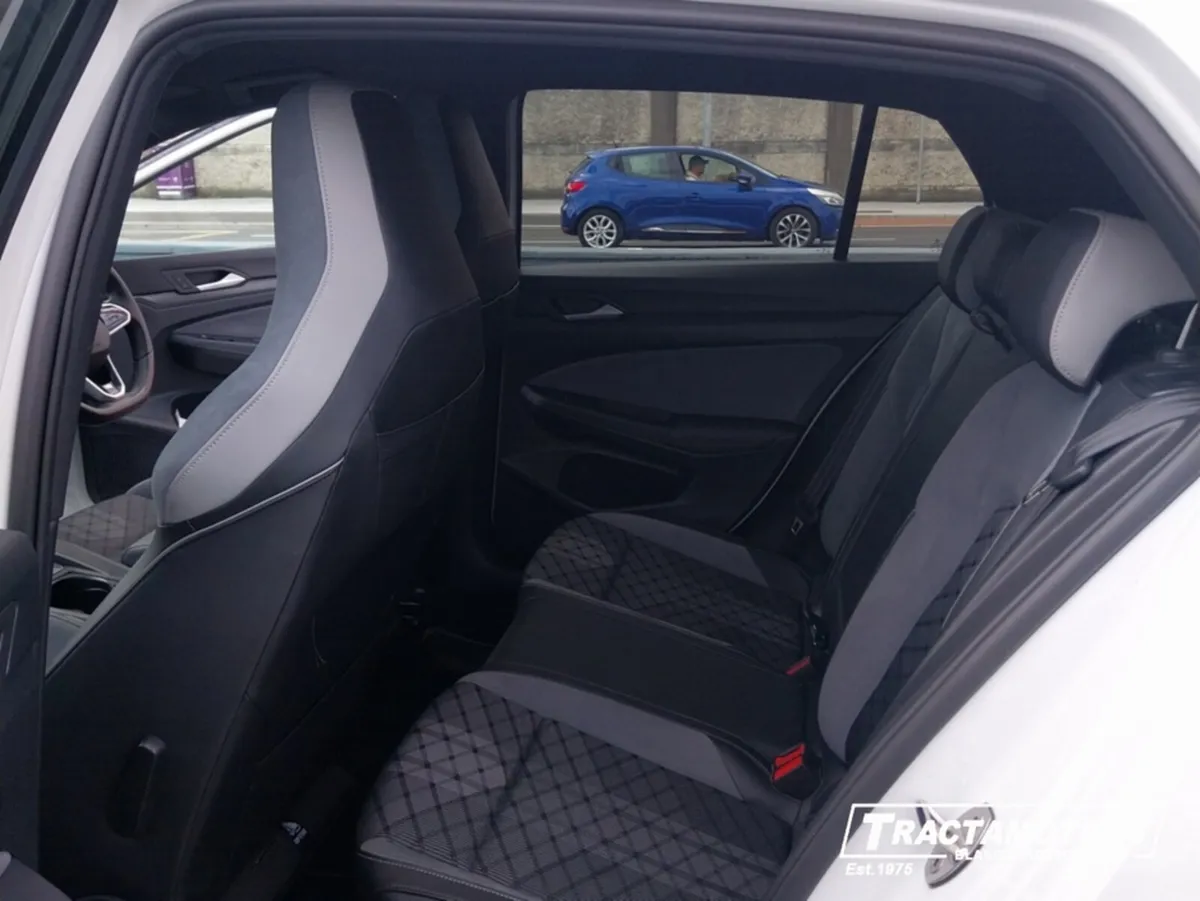 Volkswagen Golf R-LINE 1.5 TSI 130HP 5DR - Image 6